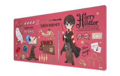 Bild på musmatta Harry Potter i färgerna Blå, Röd och Svart mot vit bakgrund.