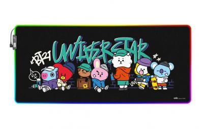 Bild på musmatta BT21 XXL Led i färgerna Svart, Grön, Röd, Blå och Vit från BT21 mot vit bakgrund.