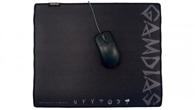 Gamdia NYX Speed Honeycomb med mus